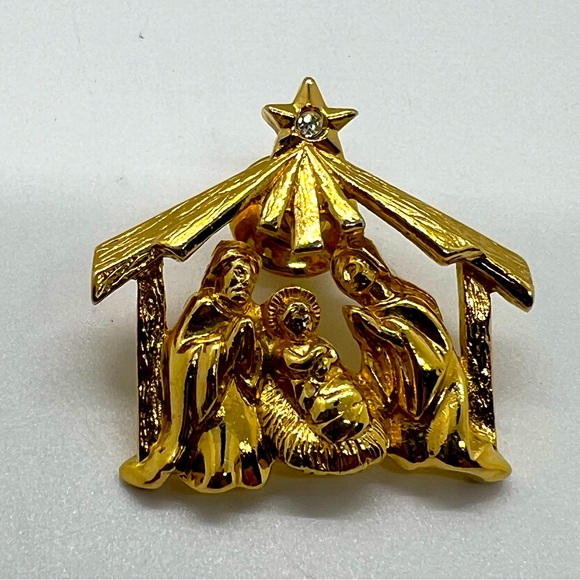 Vintage GOLD-TONE NATIVITY MANGER SCENE WITH RHINESTONE STAR PIN- CHRISTMAS - Picture 2 of 7